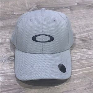 Oakley golf ellipse hat
